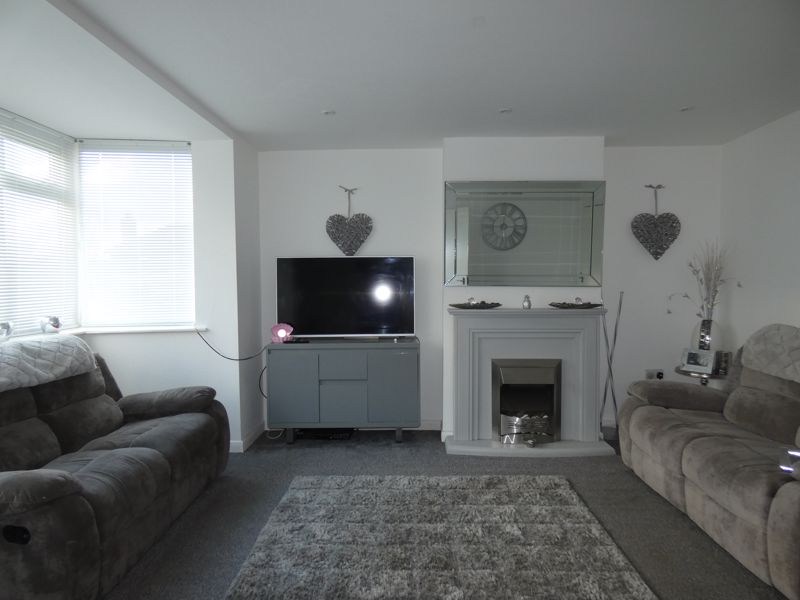 Lounge- click for photo gallery